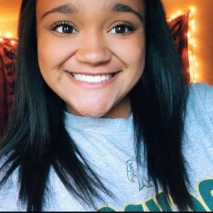 Meet your Posher, Mickayla